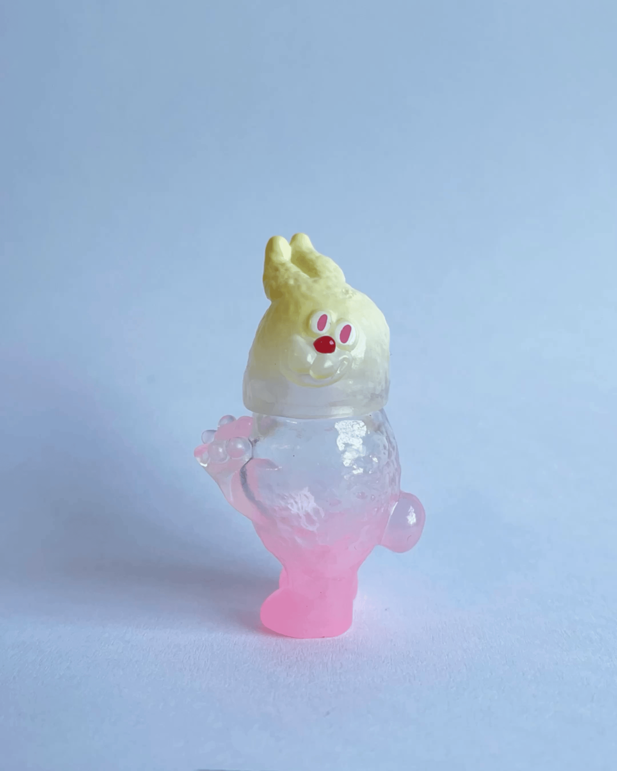 草莓冰淇淋蘇打小扁 軟膠公仔